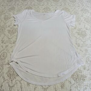 Women’s Basic White Hi-low V-Neck Short Sleeve Top Medium